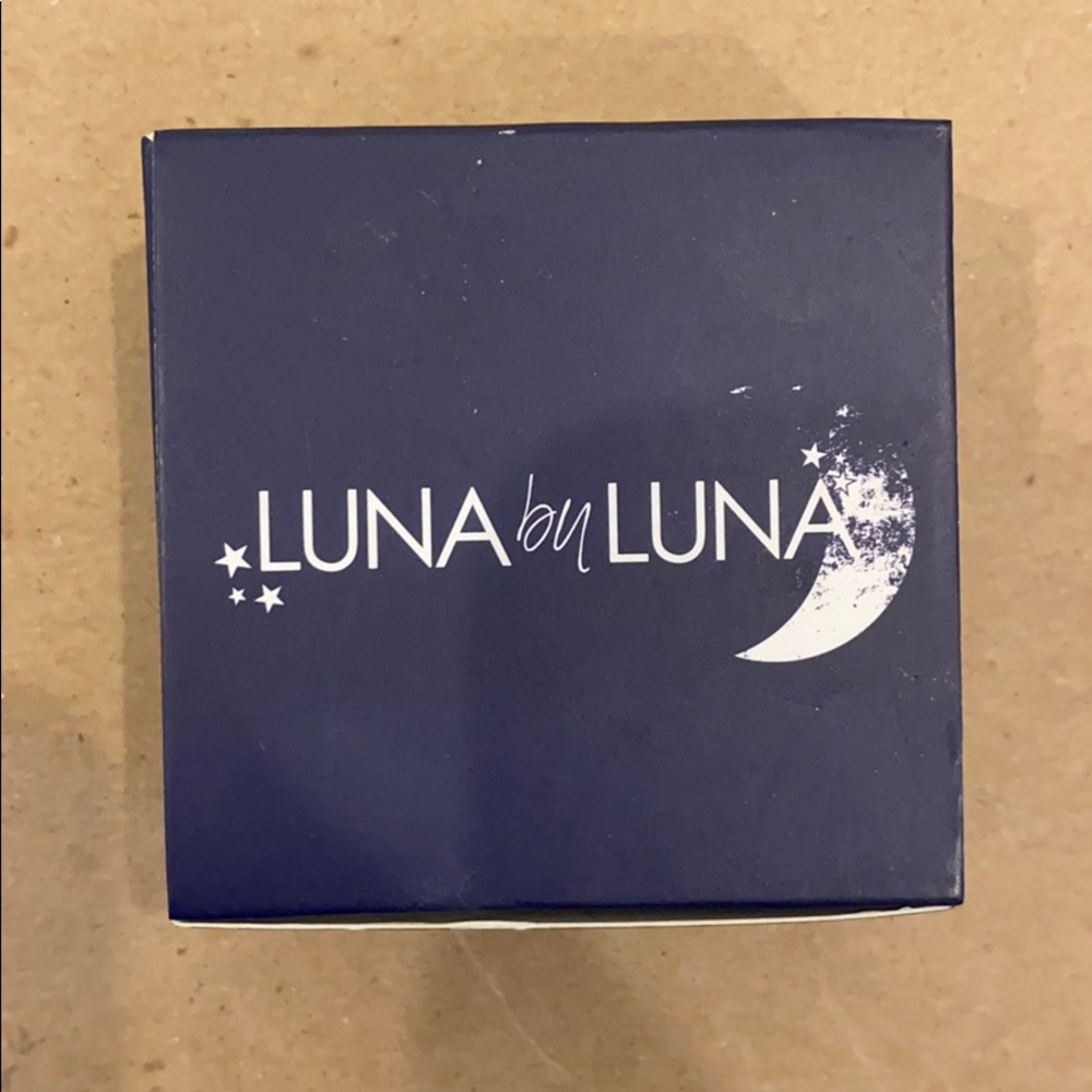 Luna by Luna translucent powder